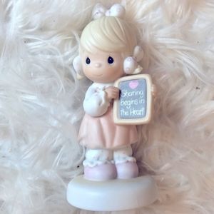 Vtg Precious Moments Sharing Begins in the Heart 520861
